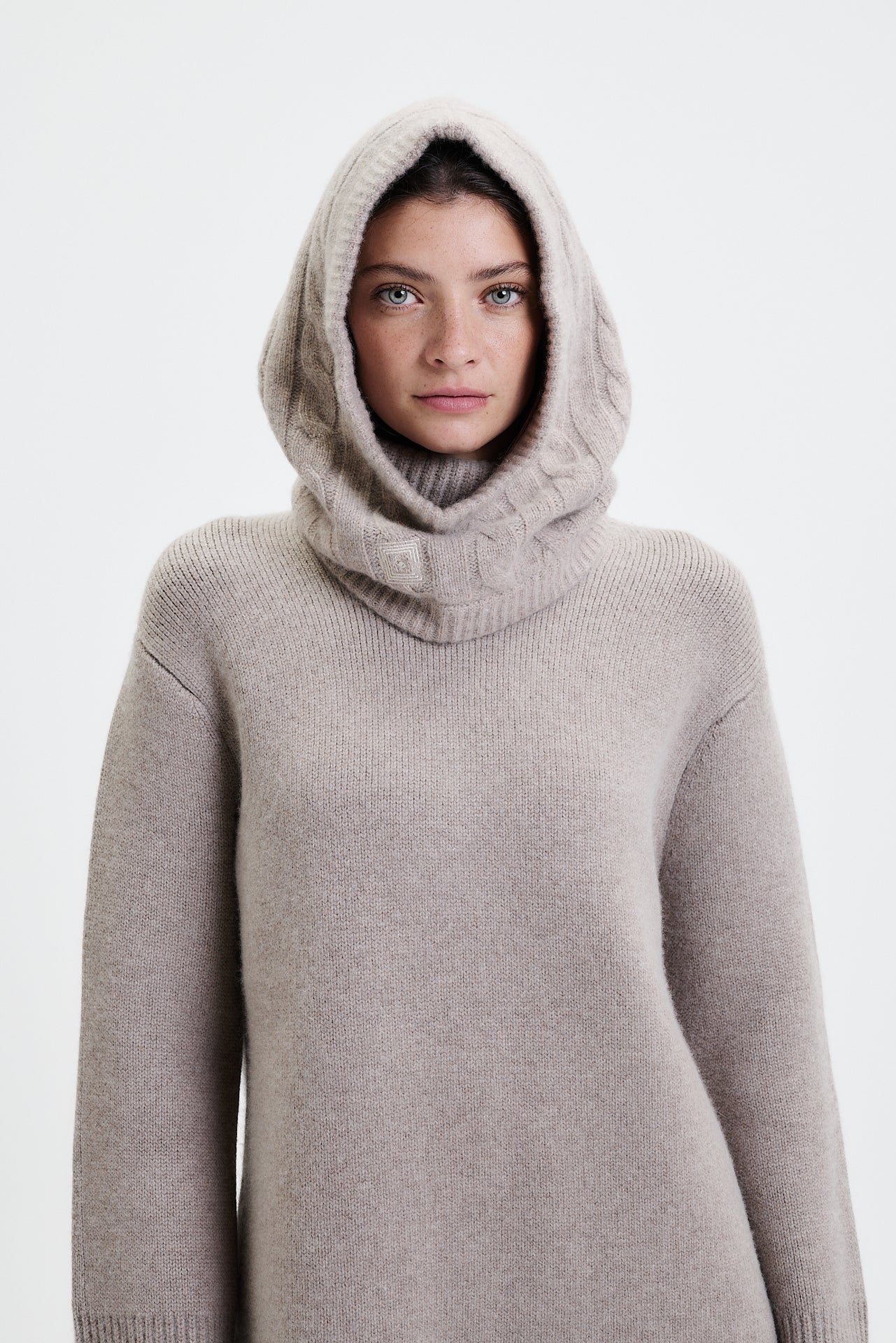 Cashmere Hood Cable Knit Taupe 