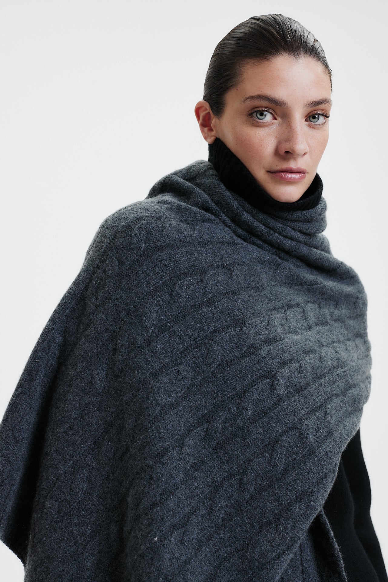 Cashmere Scarf Cable Knit Graphite