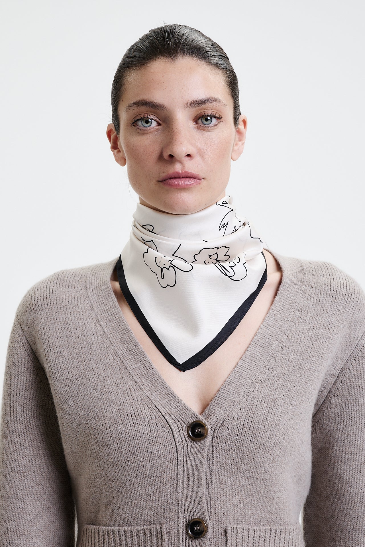Seidentuch Flowers 70 Off-White