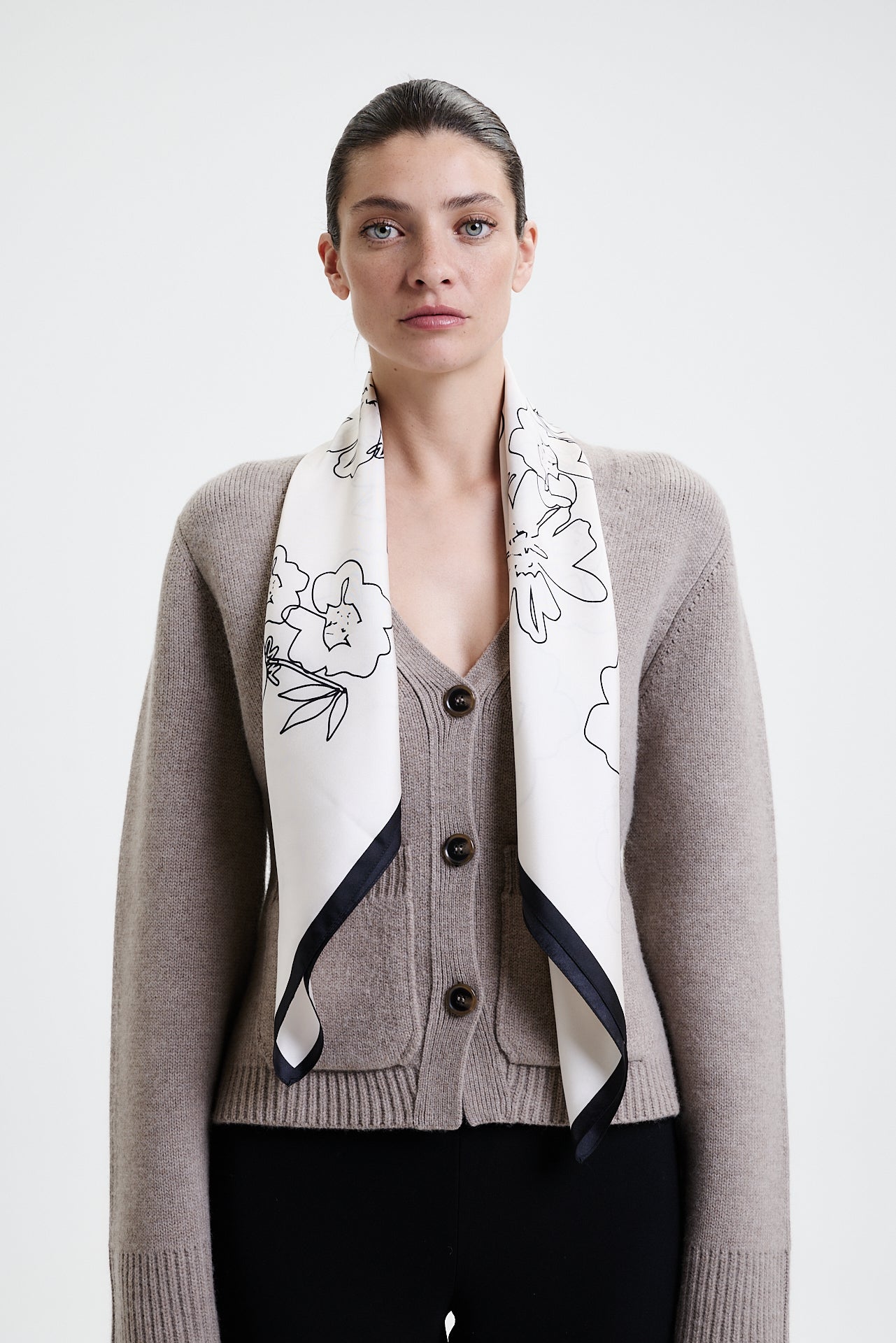 Seidentuch Flowers 90 Off-White