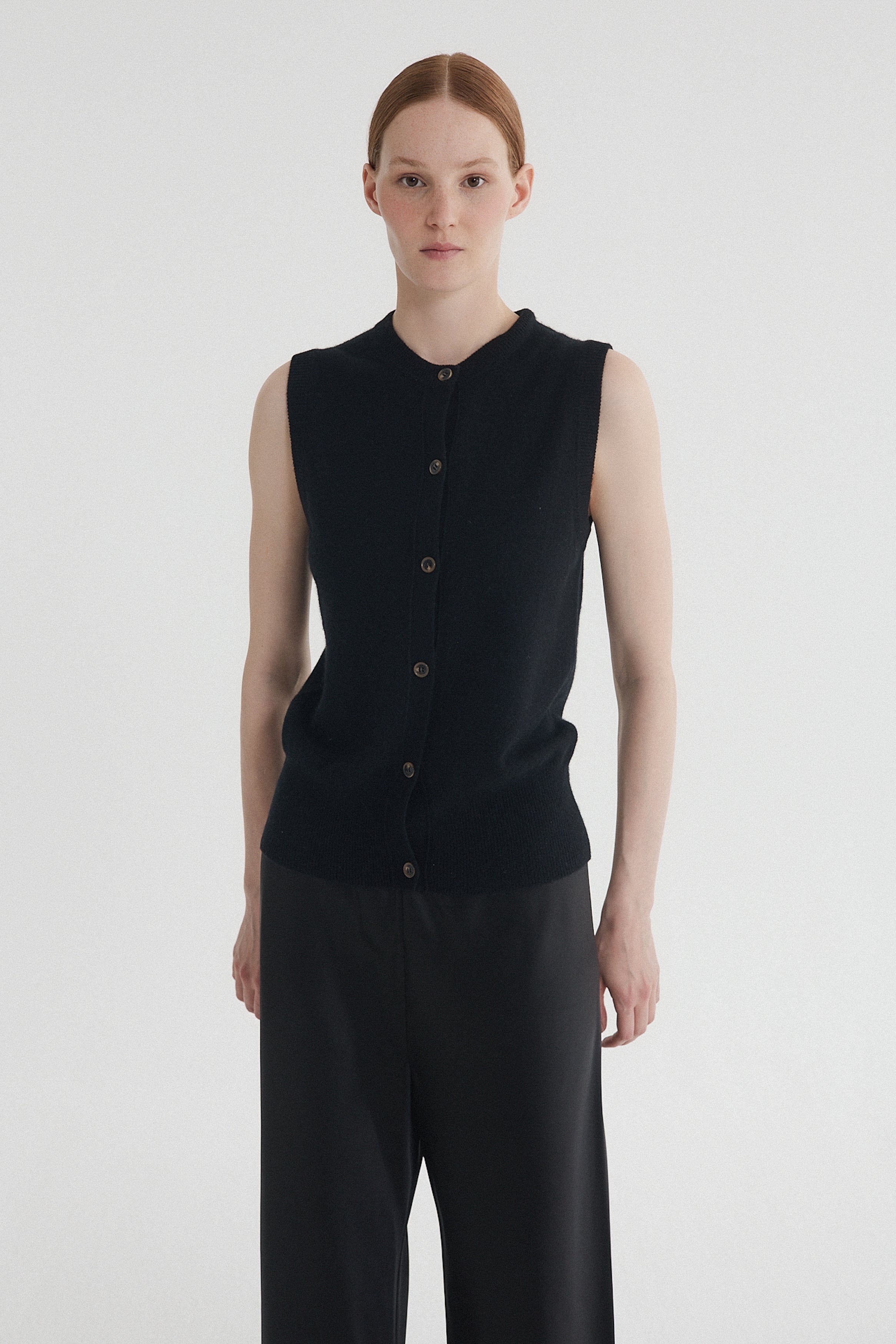 Nabari Vest Black