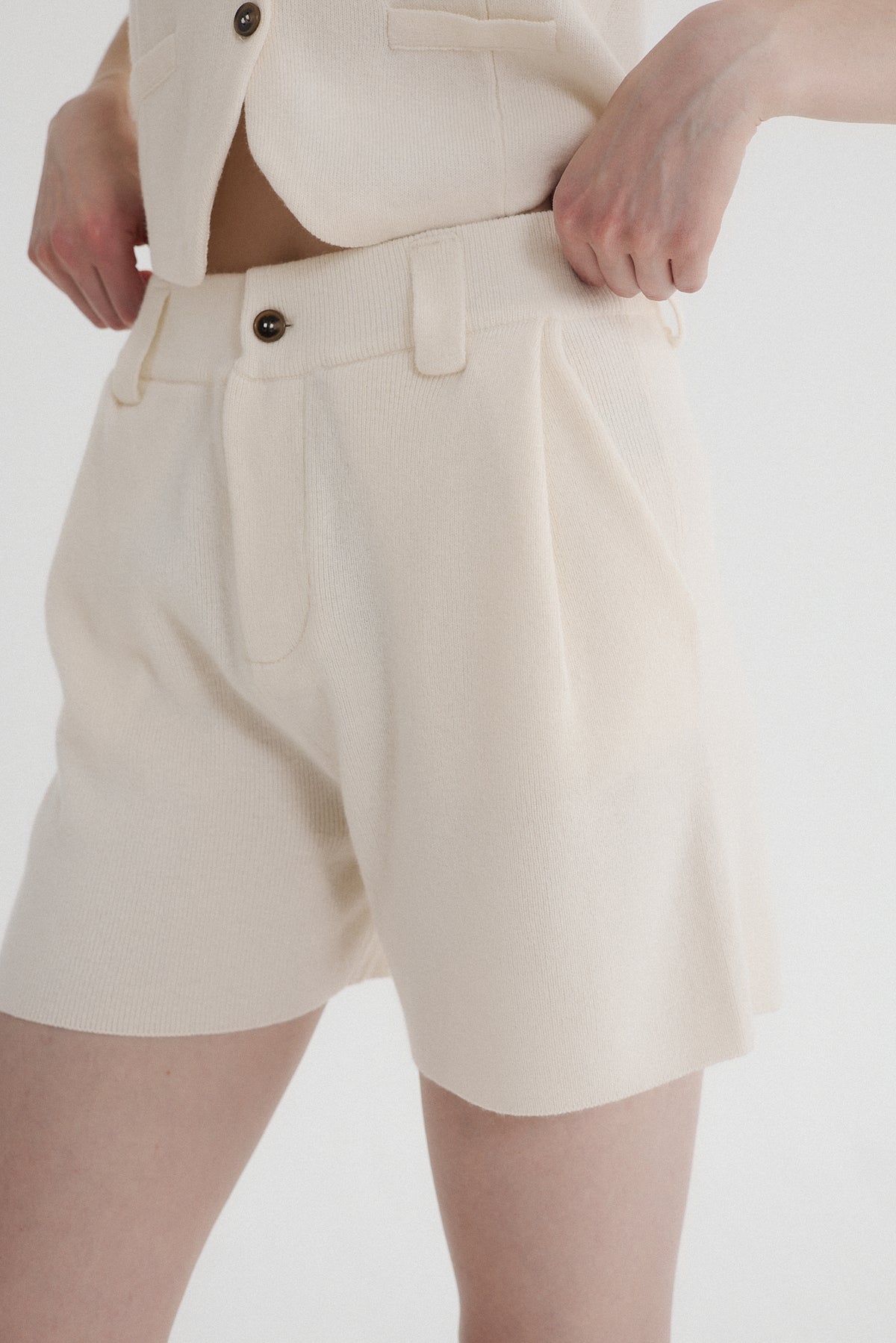 Nora Shorts Off-White
