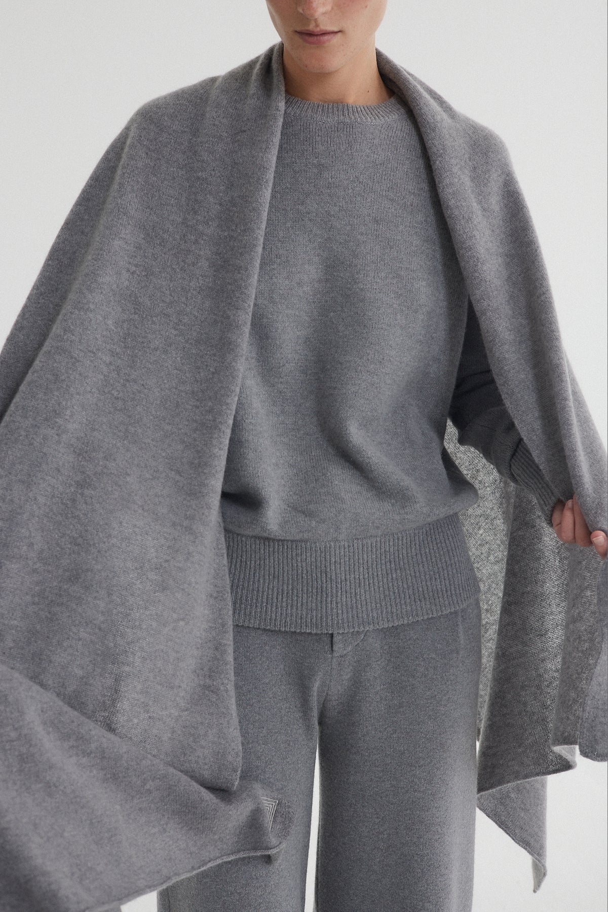 Noval Scarf Grey