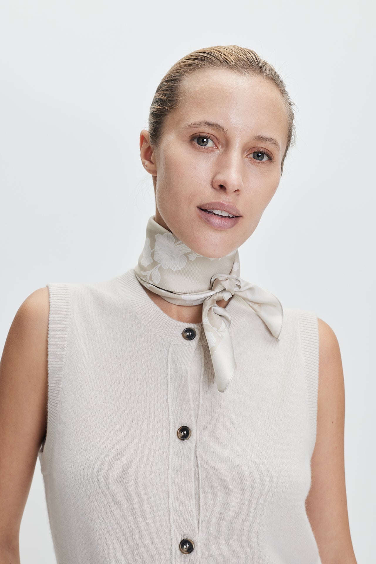 Silk Scarf Blossom 70 Vanilla