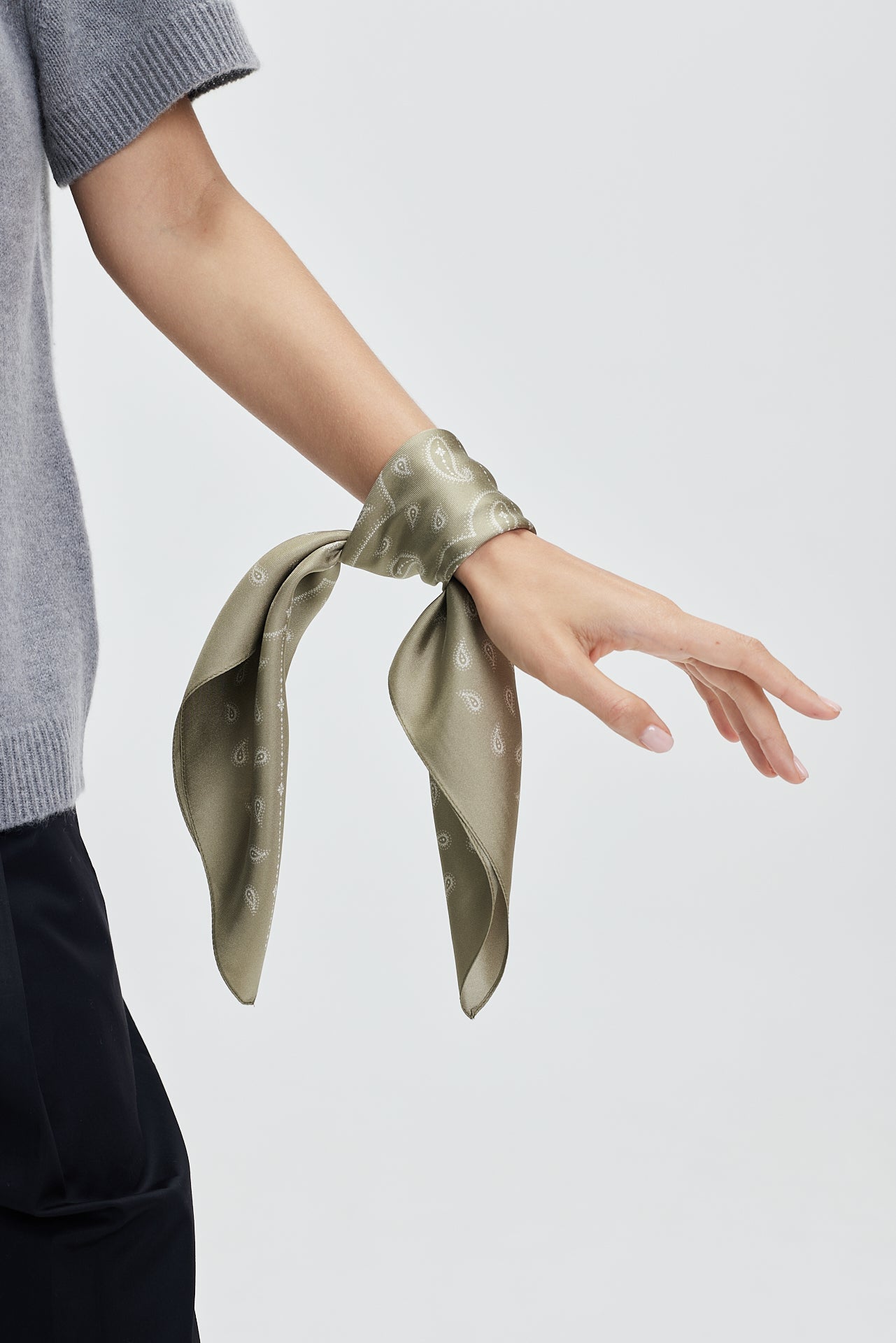 Silk Scarf Paisley 50 Pistachio