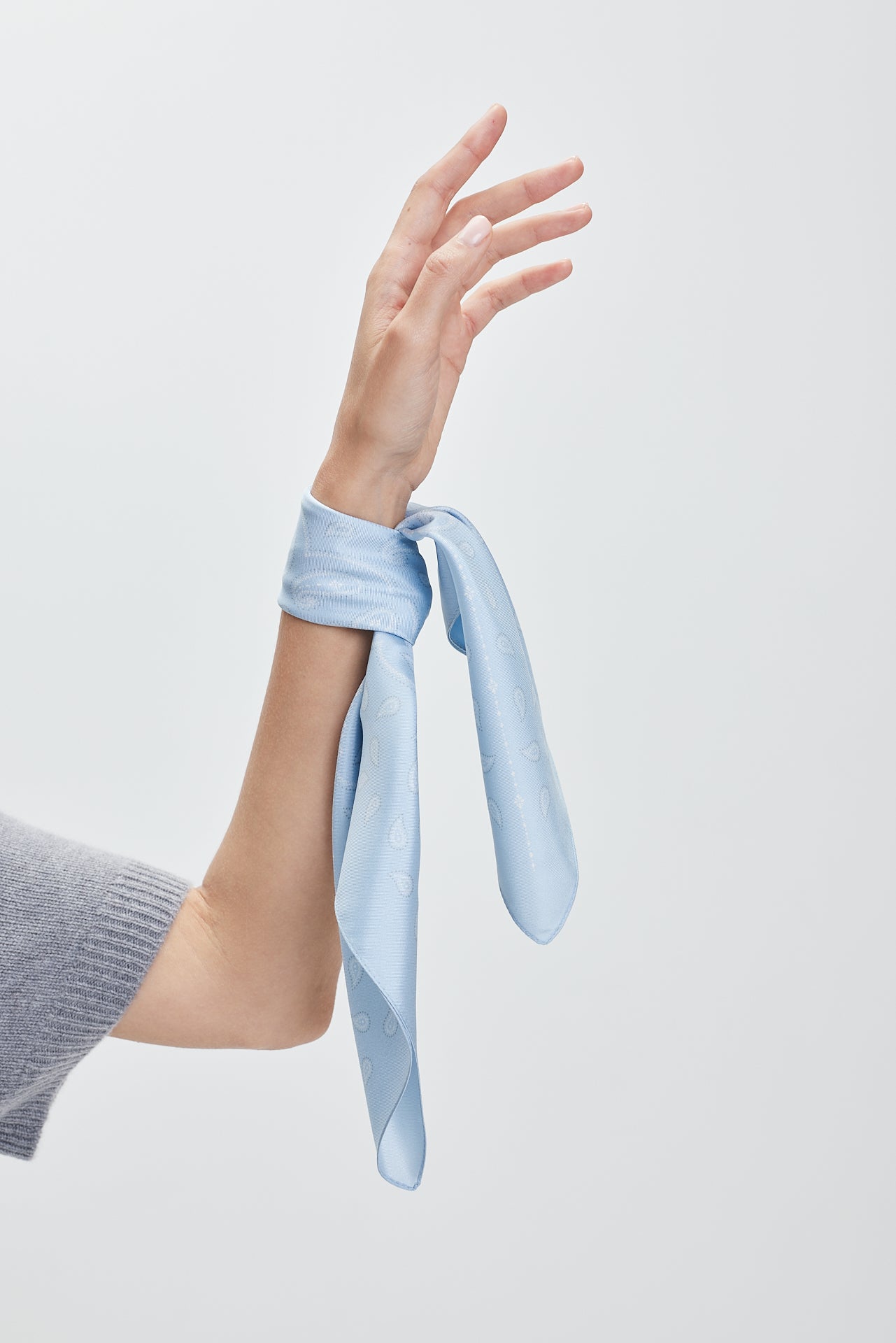 Silk Scarf Paisley 50 Sky