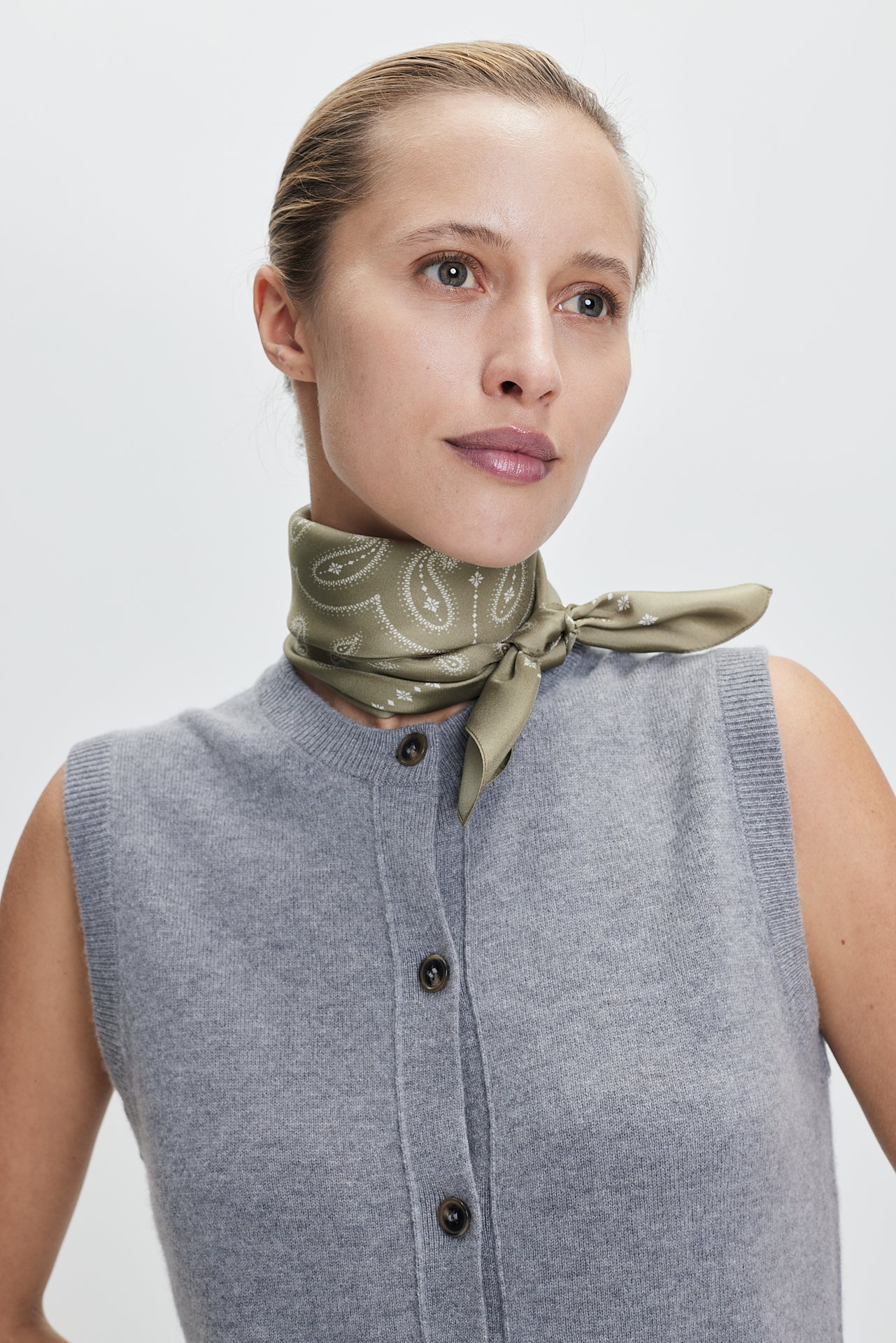 Silk Scarf Paisley 70 Pistachio