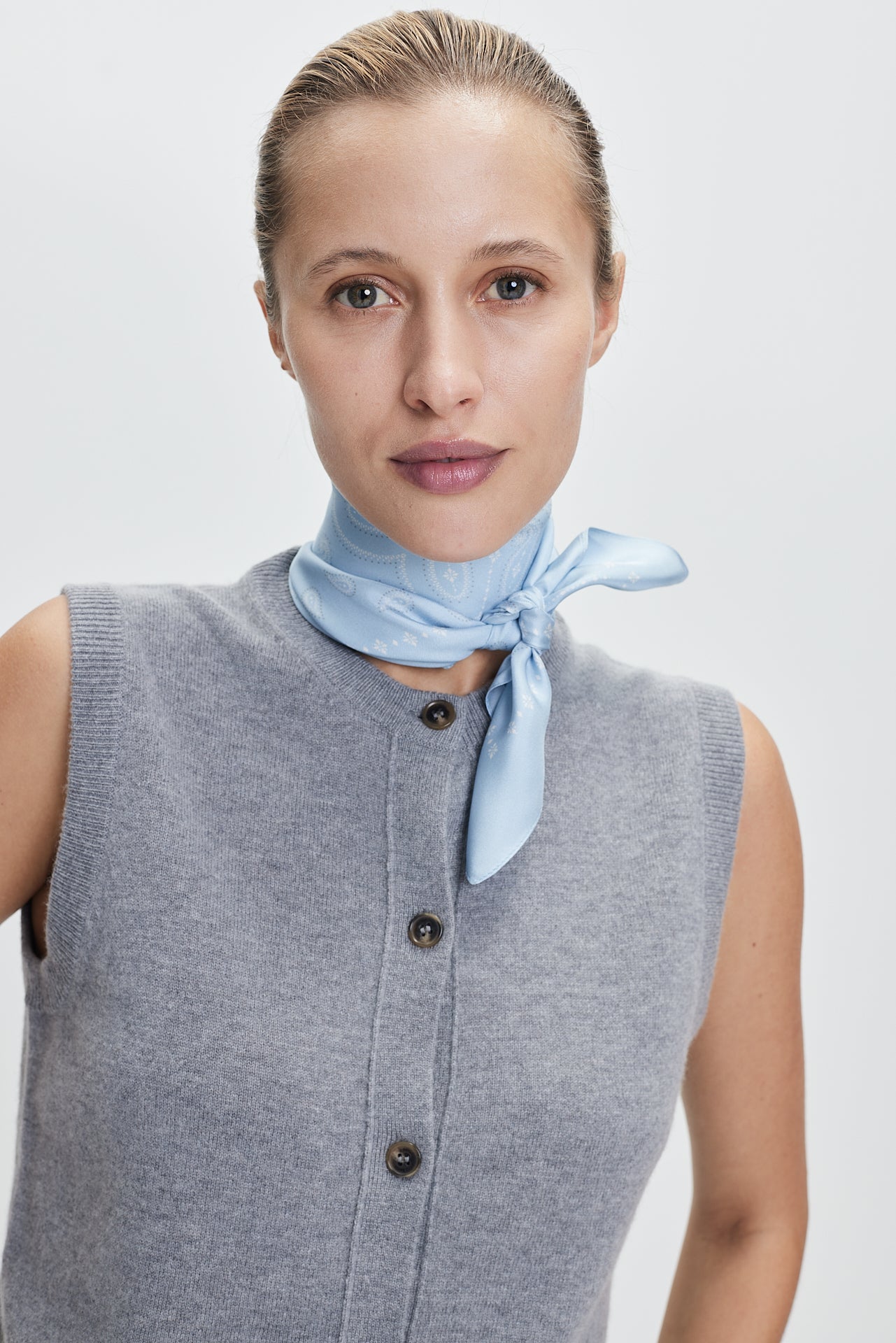 Silk Scarf Paisley 70 Sky