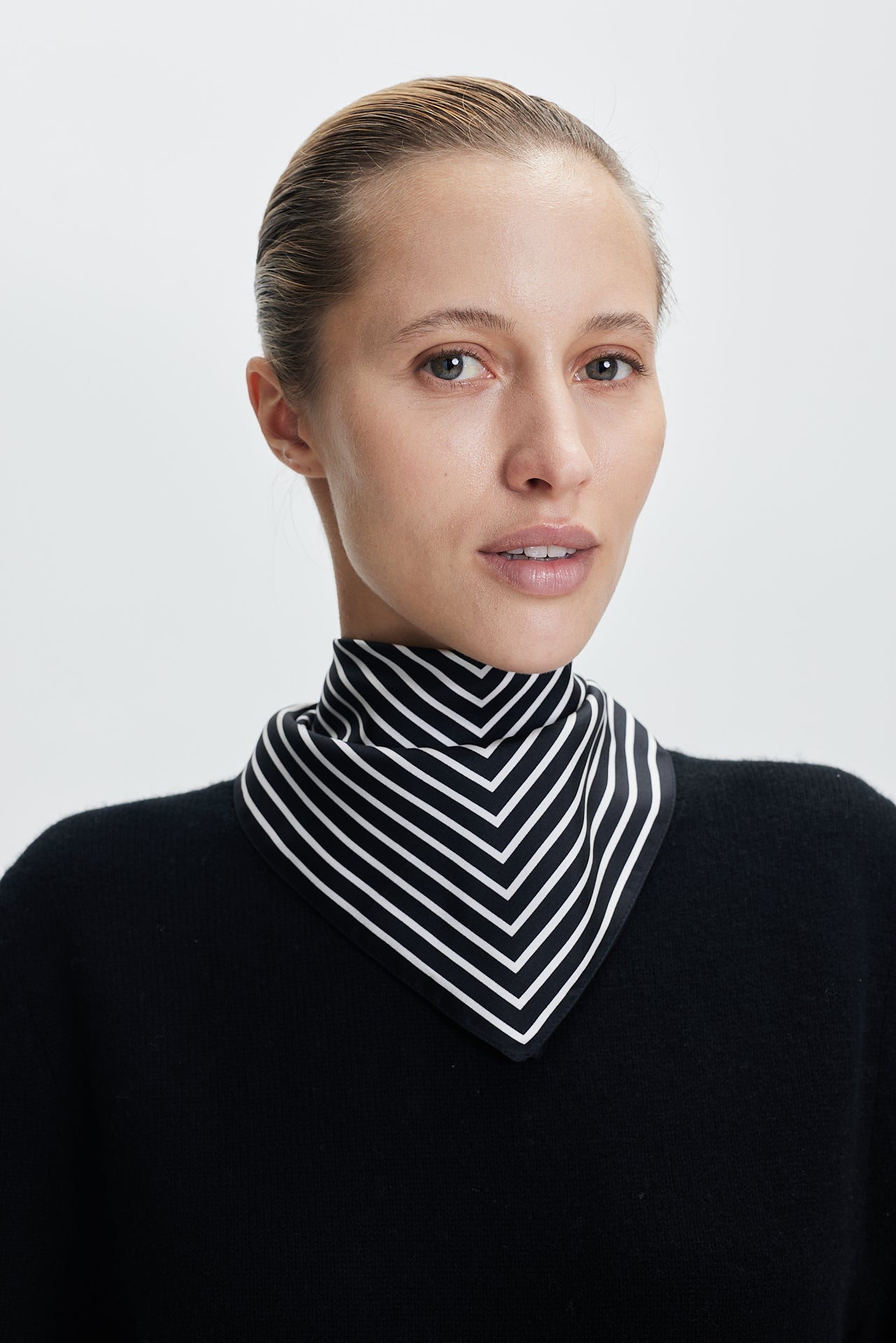 Silk Scarf Squares 50 Black