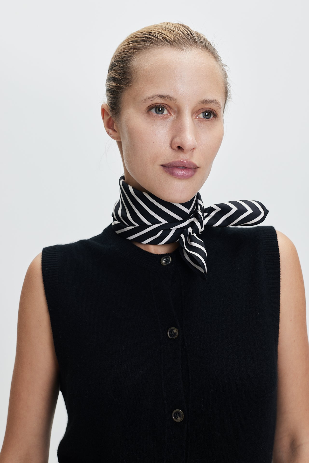 Silk Scarf Squares 70 Black