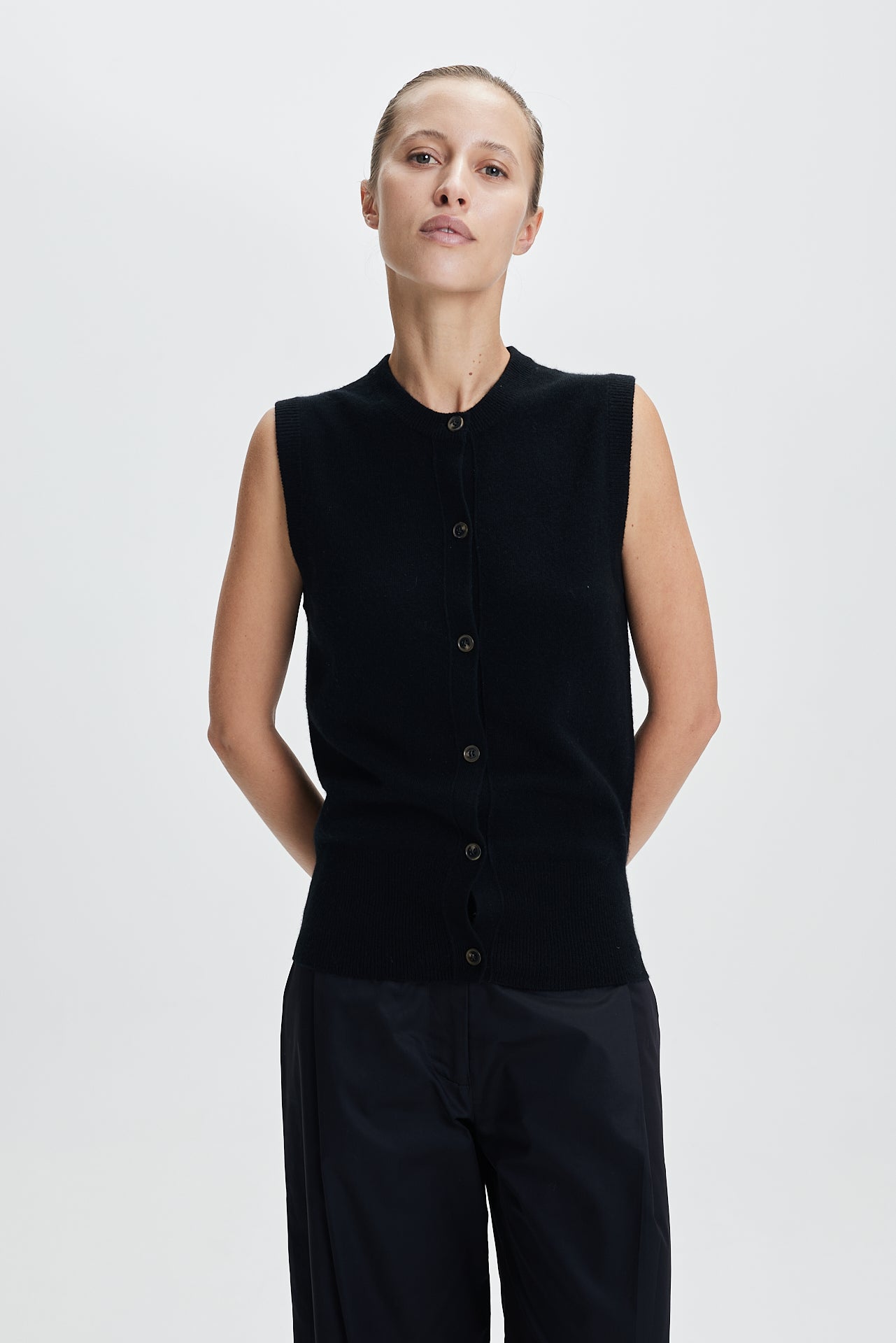 Fine Cashmere Cardigan Vest Black