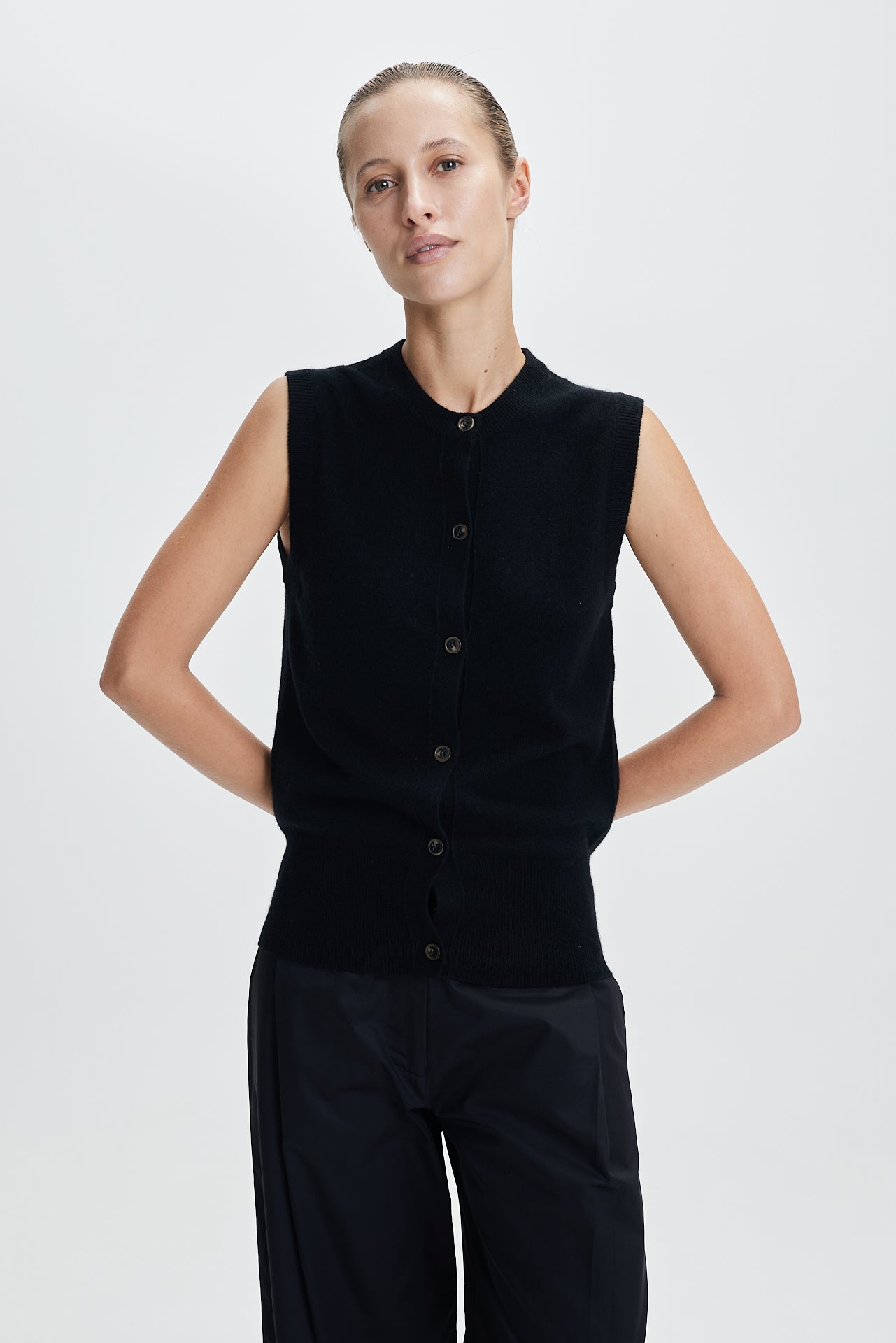 Fine Cashmere Cardigan Vest Black