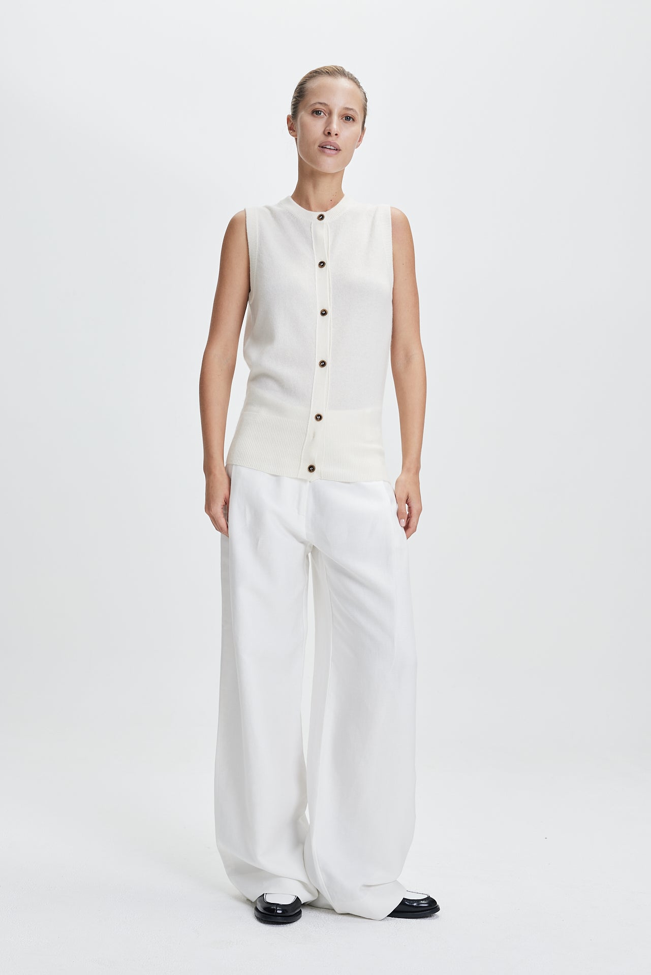 Fine Cashmere Cardigan Vest Off-White