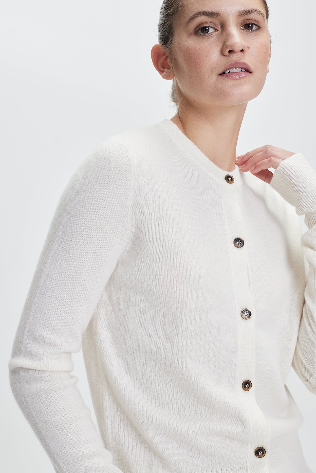 Fine Cashmere Crewneck Cardigan Off-White
