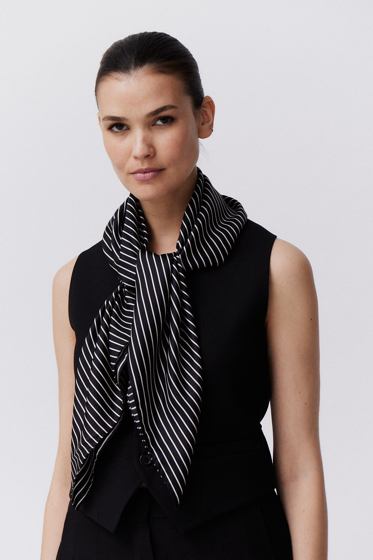 Seidentuch Pinstripes 90 Black