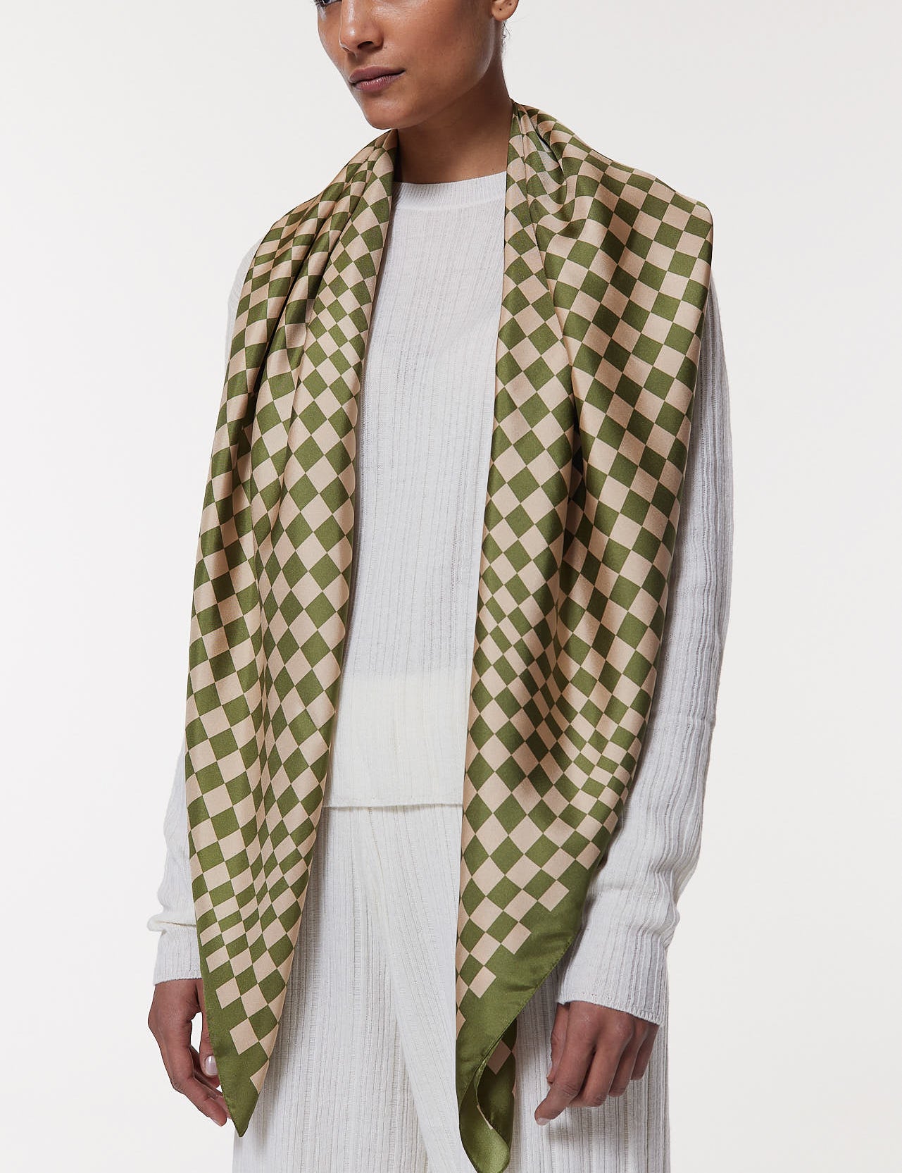 Seidentuch 123x123 Illusion Kiwi Prinz Berlin Lookbook