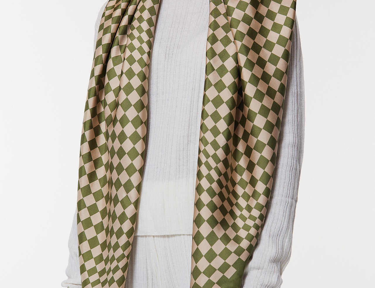 Seidentuch 123x123 Illusion Kiwi Prinz Berlin Lookbook