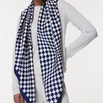 Seidentuch 123x123 Illusion Marine Prinz Berlin Lookbook