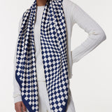 Seidentuch 123x123 Illusion Marine Prinz Berlin Lookbook
