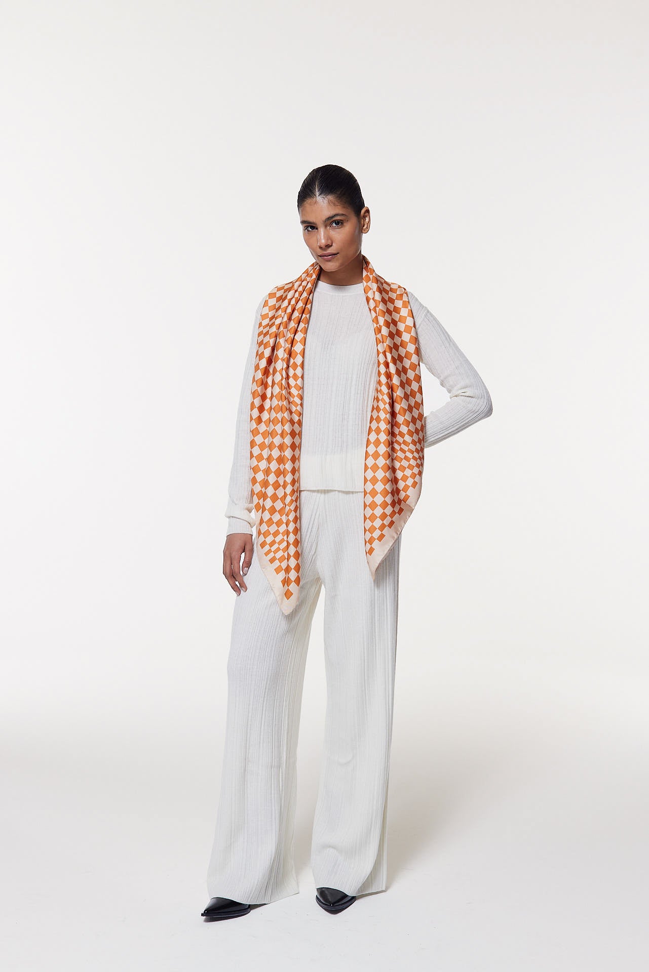 Seidentuch 123x123 Illusion Orange Prinz Berlin Lookbook