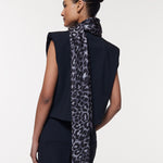 Seidentuch 123x123 Leo Grau Prinz Berlin Lookbook
