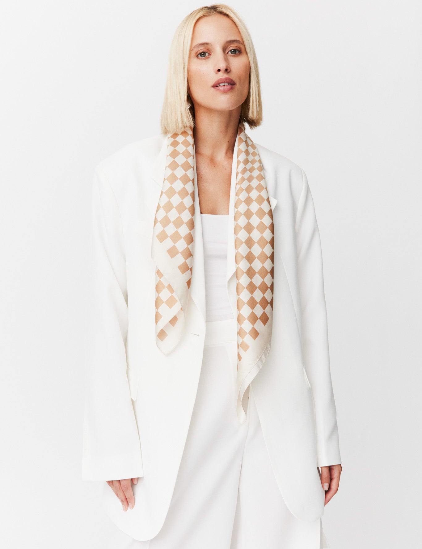 Seidentuch 90x90 Illusion Beige Prinz Berlin Lookbook