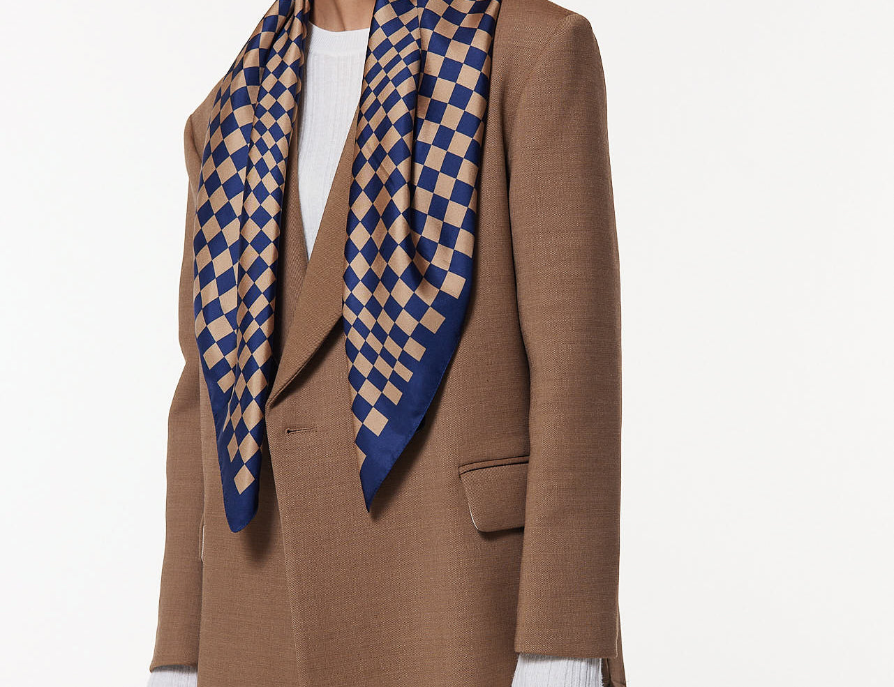 Seidentuch 90x90 Illusion Dunkelblau Prinz Berlin Lookbook