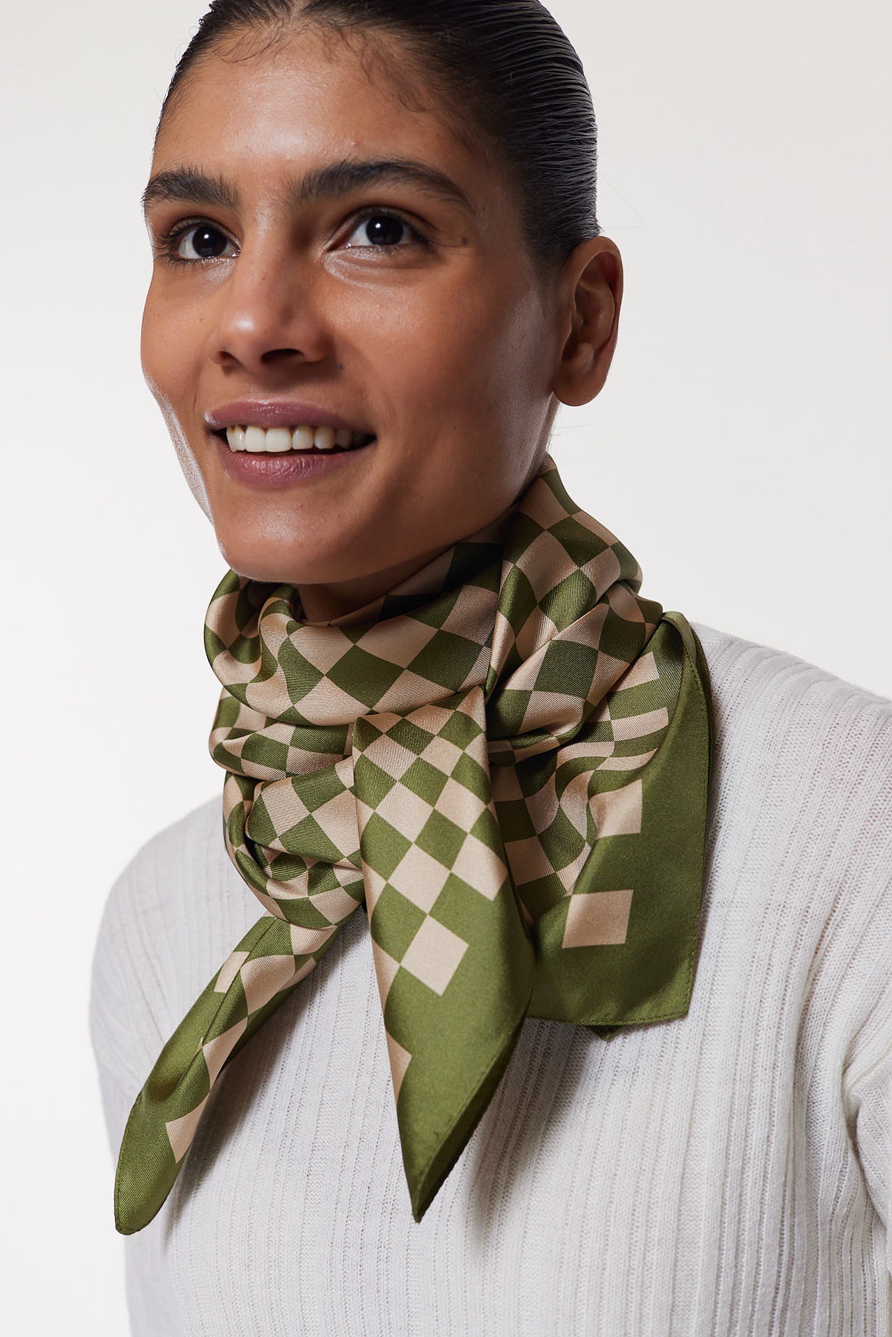 Seidentuch 90x90 Illusion Kiwi Prinz Berlin Lookbook