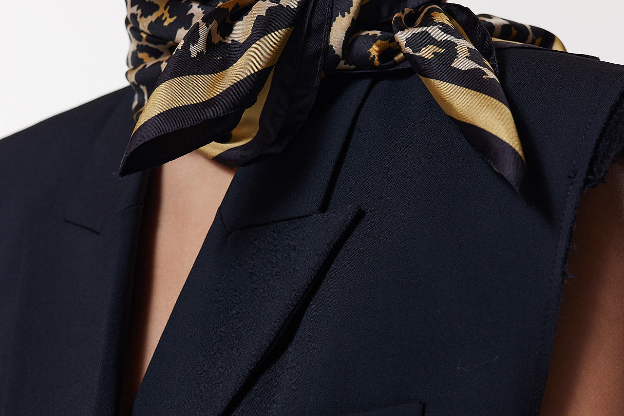 Seidentuch 90x90 Leo Beige Prinz Berlin Lookbook