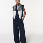 Seidentuch 90x90 Swirl Off-White Prinz Berlin Lookbook