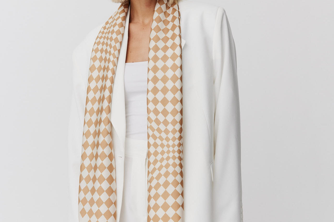Seidentuch 123x123 Illusion Beige Prinz Berlin Lookbook