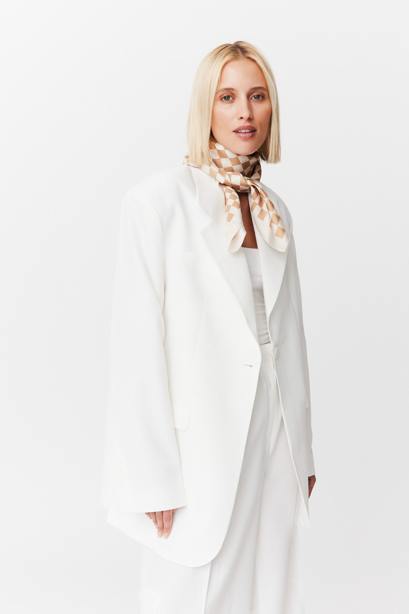 Seidentuch 90x90 Illusion Beige Prinz Berlin Lookbook
