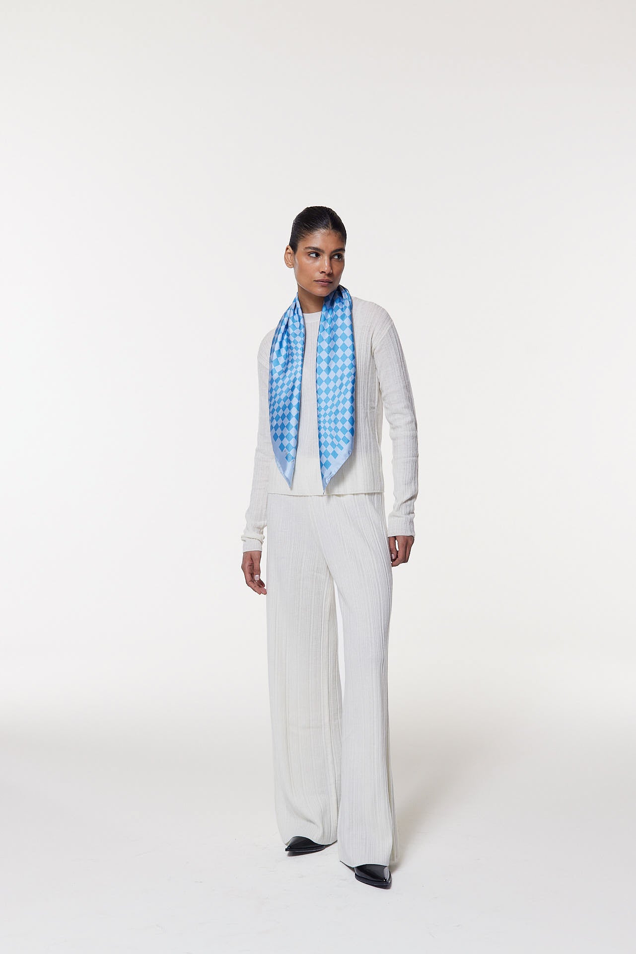 Seidentuch 90x90 Illusion Jeans Prinz Berlin Lookbook