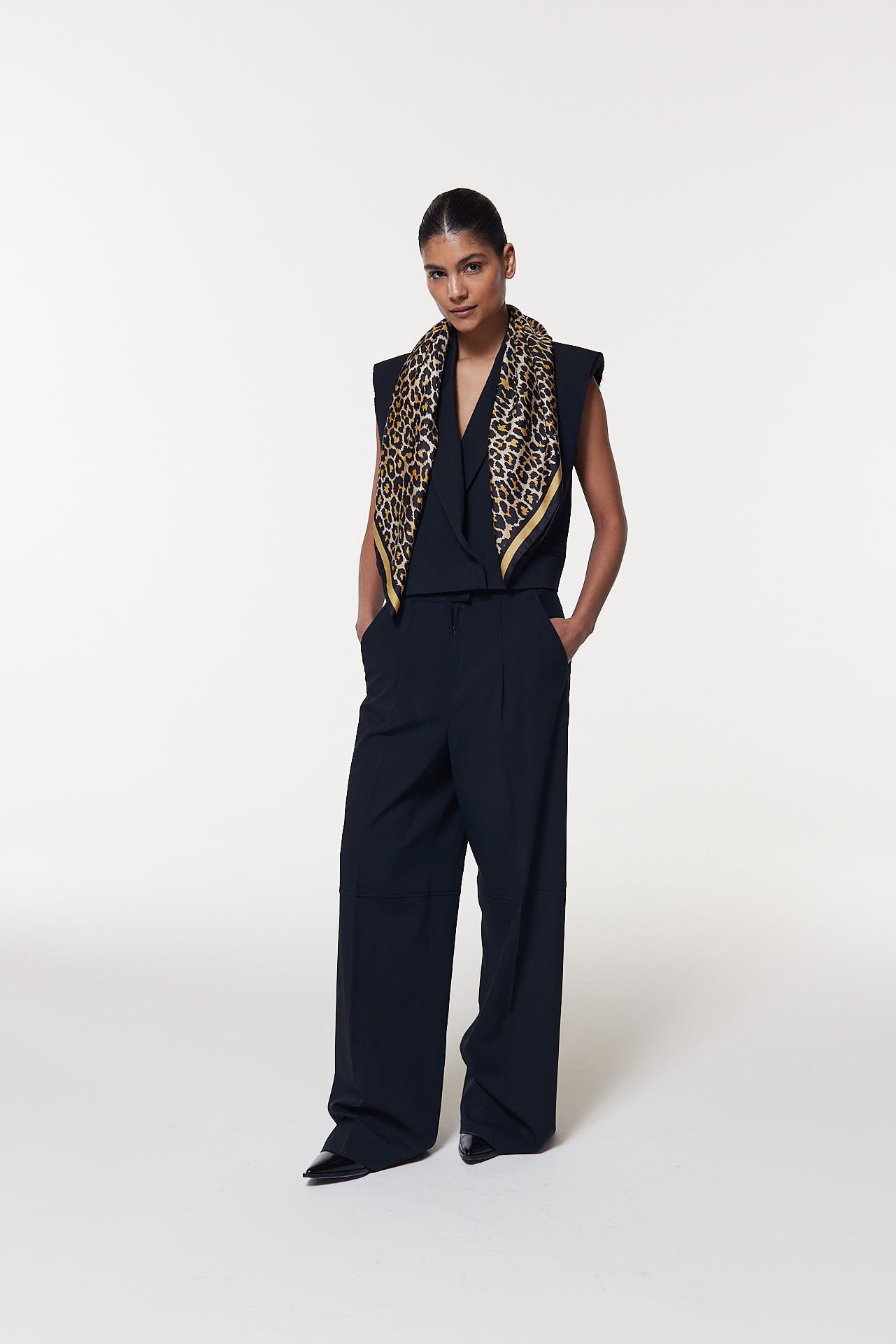 Seidentuch 90x90 Leo Beige Prinz Berlin Lookbook