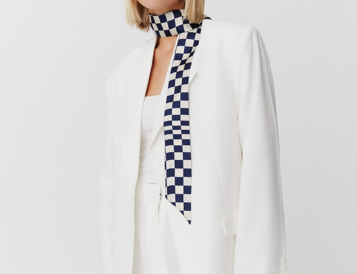 Seidentwilly Illusion Marine Prinz Berlin Lookbook