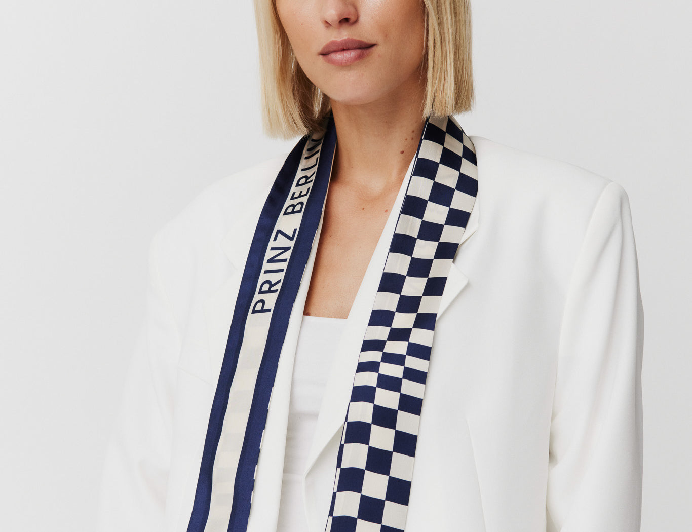 Seidentwilly Illusion Marine Prinz Berlin Lookbook