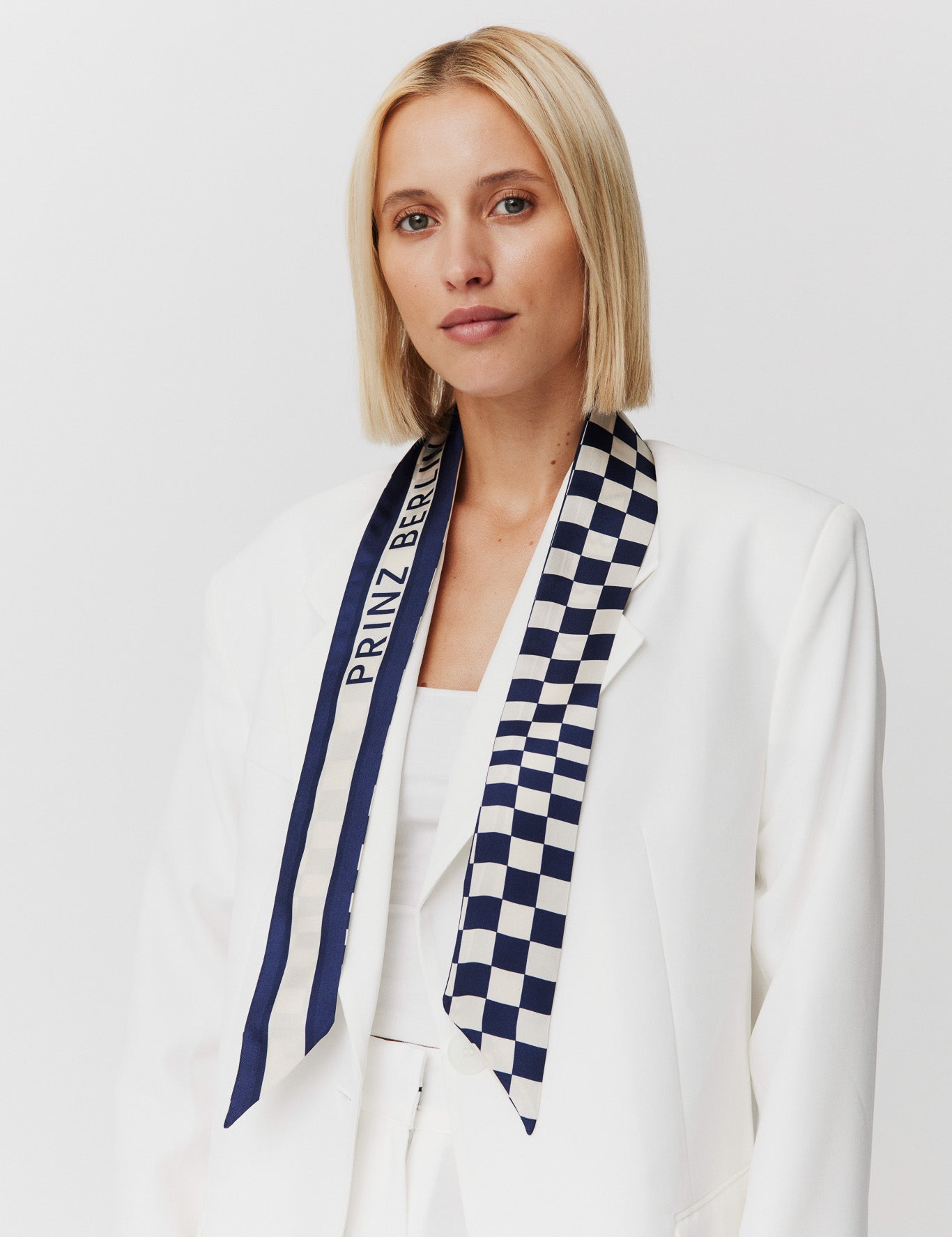 Seidentwilly Illusion Marine Prinz Berlin Lookbook