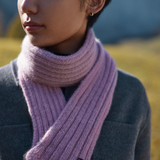 Short cashmere scarf in Pink