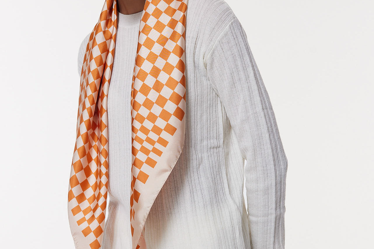Seidentuch 90x90 Illusion Orange Prinz Berlin Lookbook