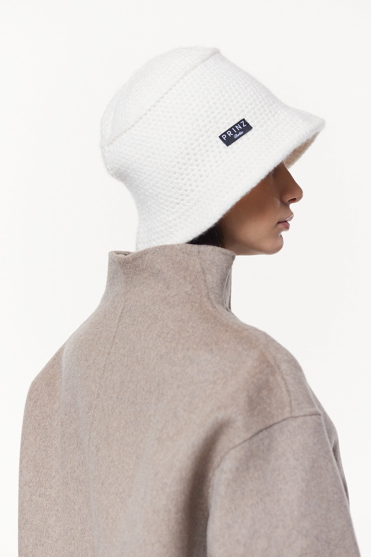 Weisser Bucket Hat Damen aus Kaschmir Prinz Berlin